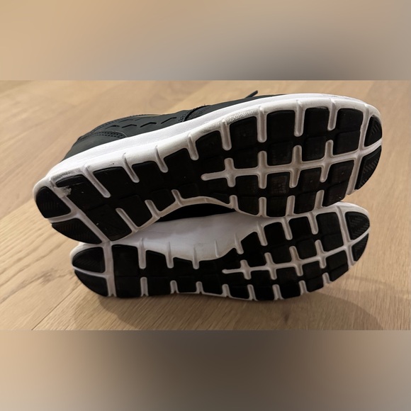 Nike Womens Orive Running Shoe Sneaker - Size 8 - Picture 5 of 6